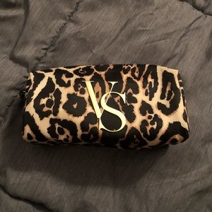 🐆Leopard Print Victoria’s Secret Makeup Bag🐆